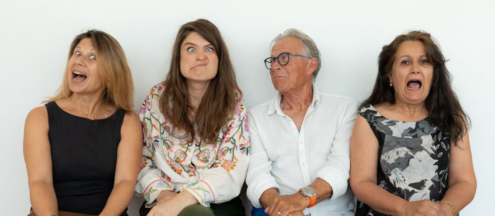 Les mêmes, au même endroit, en pleine grimace.